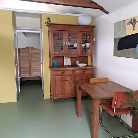 Tiny House Apartment *